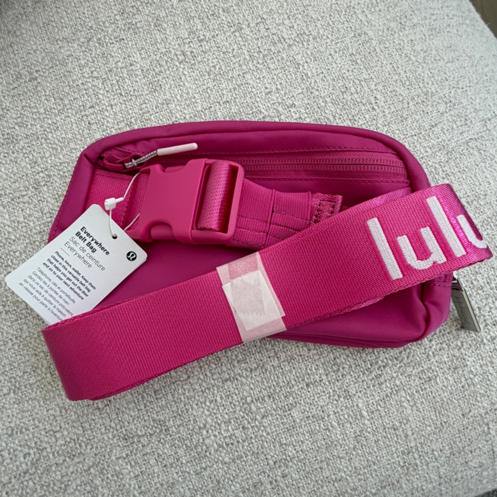 lululemon Limited Edition Wild Berry Belt Bag with WordMark Strap! NWT